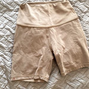 Lorna Jane taupe/grey workout shorts! Size medium
